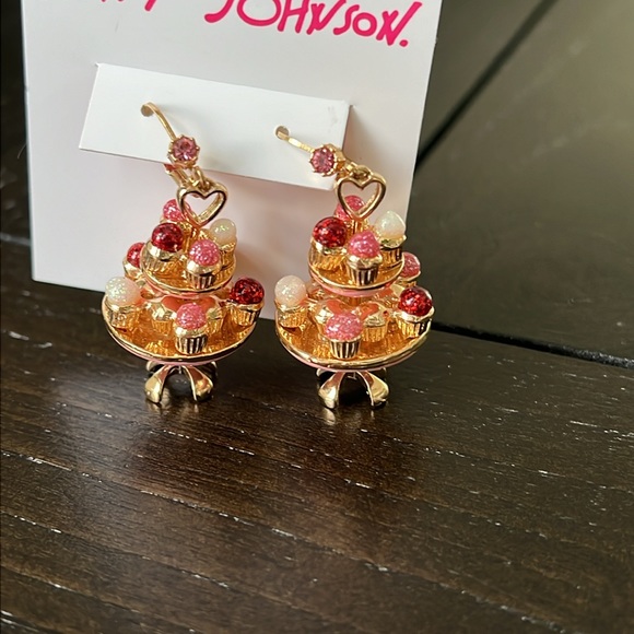 Betsey Johnson Earrings - Picture 7 of 8